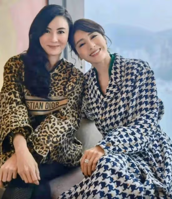 兩大女神罕同框!張柏芝與黎姿親密相擁關係好,曾跟其弟弟傳緋聞