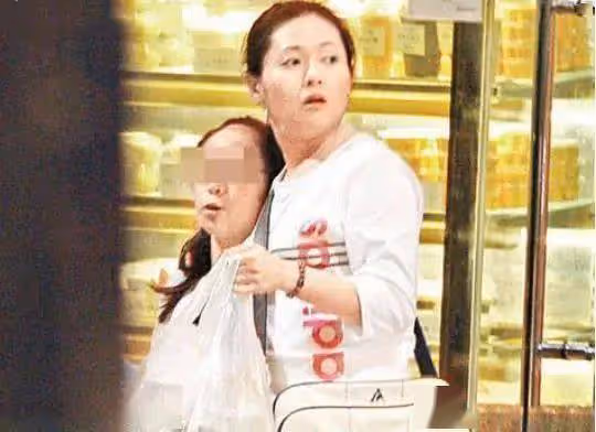 李麗珍：與閨蜜丈夫30天52次，3人同床「多人運動」，前程盡毀