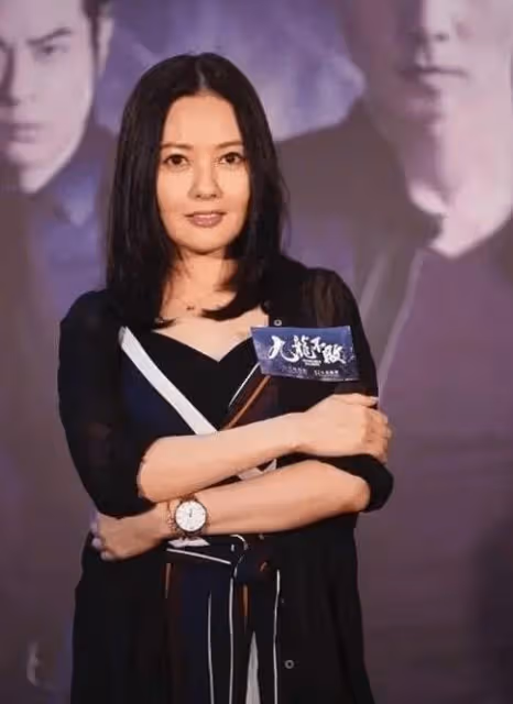 李麗珍：與閨蜜丈夫30天52次，3人同床「多人運動」，前程盡毀