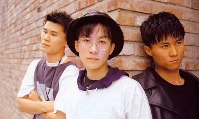 出身韓國財閥世家,為愛隱婚退出演藝圈,後復出靠《頂樓》爆火