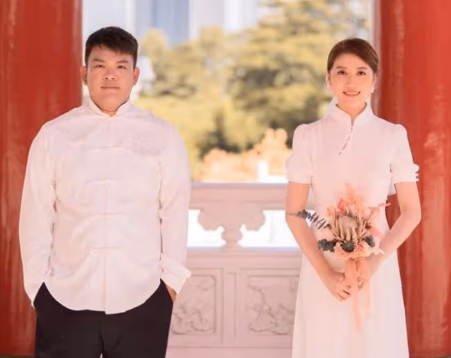31歲知名童星宣布結婚!稱嫁給了愛情,相戀10年男友長相憨厚老實
