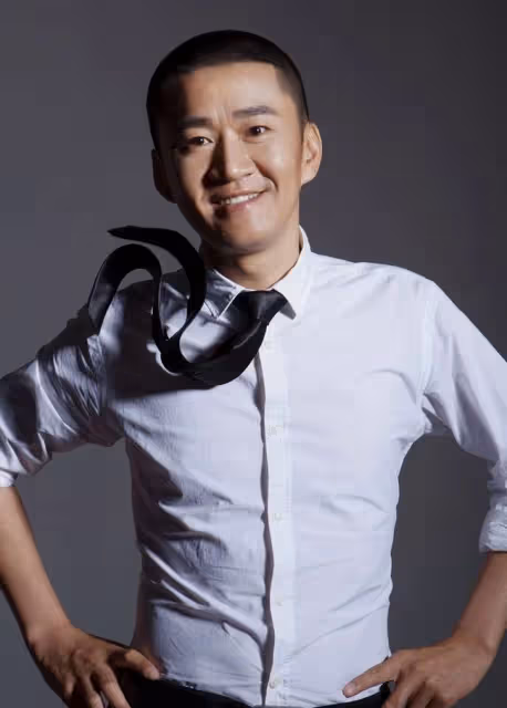 38歲戲骨曝演員耍大牌!拍戲遲到害劇組苦等,事後態度傲慢引不滿