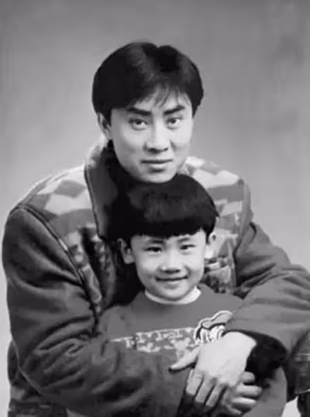 歌手江濤:紅了也不飄,接回改嫁的母親,始終把妻子當成寶