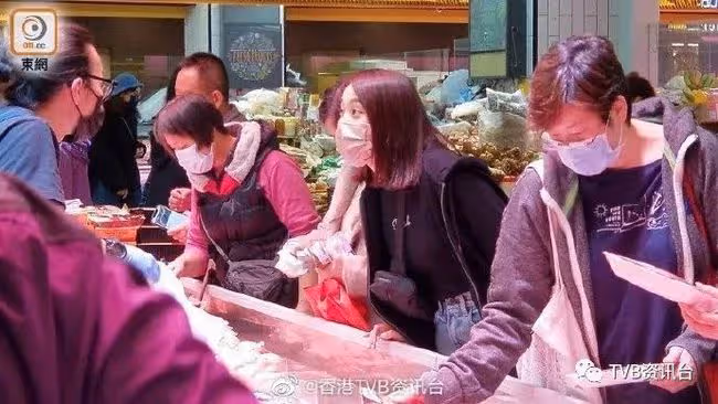 TVB台慶頒獎禮叫三飛︱姜麗文落街市講「姐姐話」穩贏