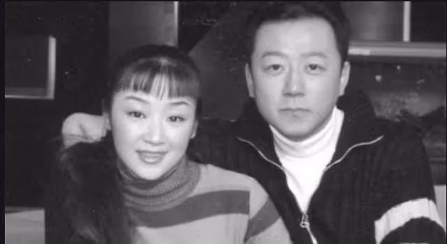 這對親兄妹真的太低調了,哥哥因《父母愛情》爆紅,妹妹3登春晚