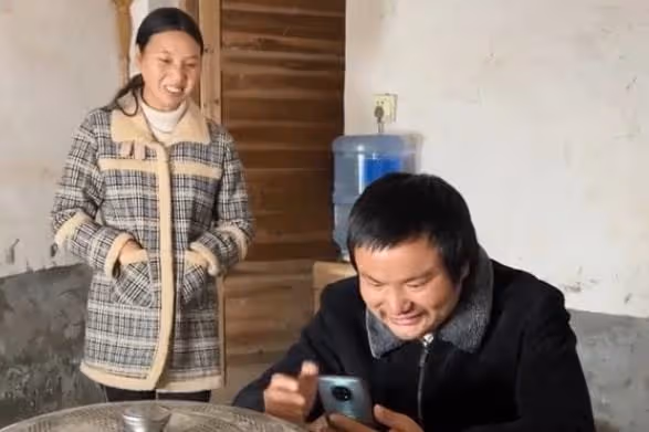 同樣是農村網紅，為何牛愛芳的小春花被批，桃子姐卻獲央視力挺？