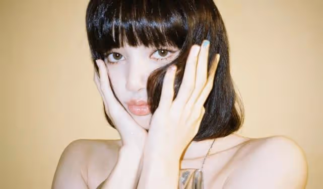 恭喜!女團Lisa登頂21年全球百大最美面孔,網友:路人都比她強