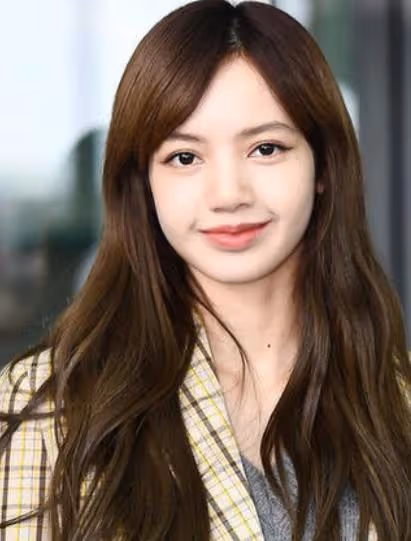 恭喜!女團Lisa登頂21年全球百大最美面孔,網友:路人都比她強