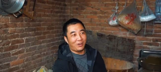同樣是農村網紅，為何牛愛芳的小春花被批，桃子姐卻獲央視力挺？