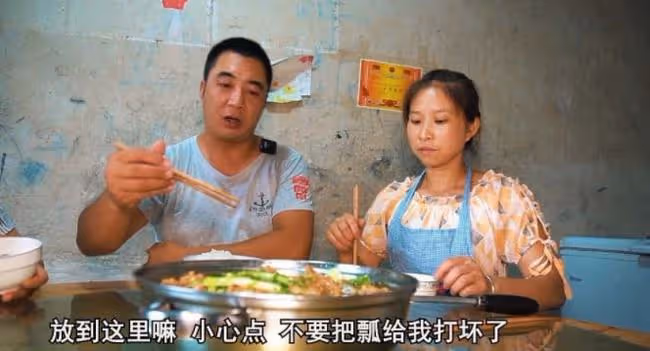 同樣是農村網紅，為何牛愛芳的小春花被批，桃子姐卻獲央視力挺？