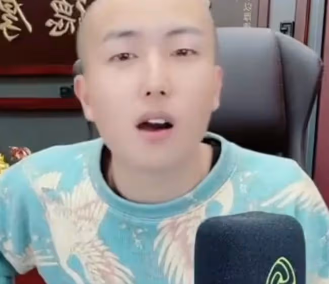 大萌官宣明年10月份結婚!白小白當證婚人!方丈不該爆仙女出gui一事?小亮吐槽與嬌妹兒拌嘴被拉黑!