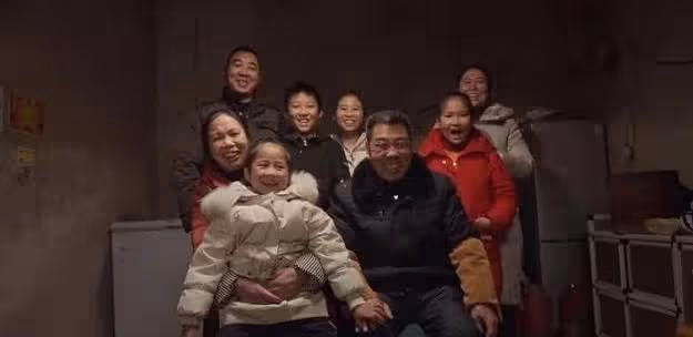 同樣是農村網紅，為何牛愛芳的小春花被批，桃子姐卻獲央視力挺？