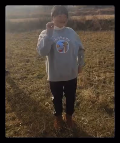 網紅自曝三胎去世,孩子倆月大哭到嗓子啞,母親只顧直播不聞不問