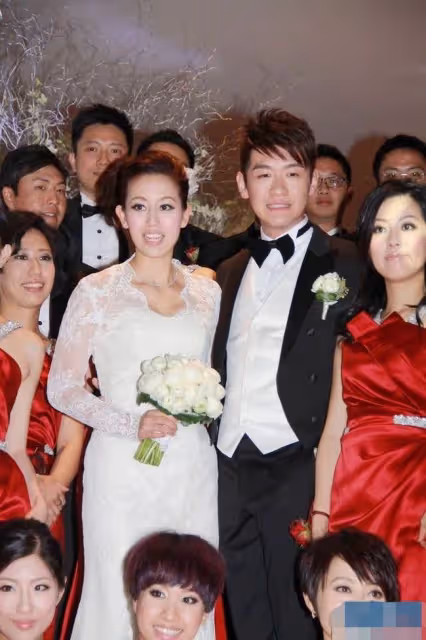 TVB七魔女罕聚首!45歲文頌嫻素顏似少女,7人僅剩46歲佘詩曼未嫁