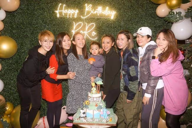 TVB七魔女罕聚首!45歲文頌嫻素顏似少女,7人僅剩46歲佘詩曼未嫁