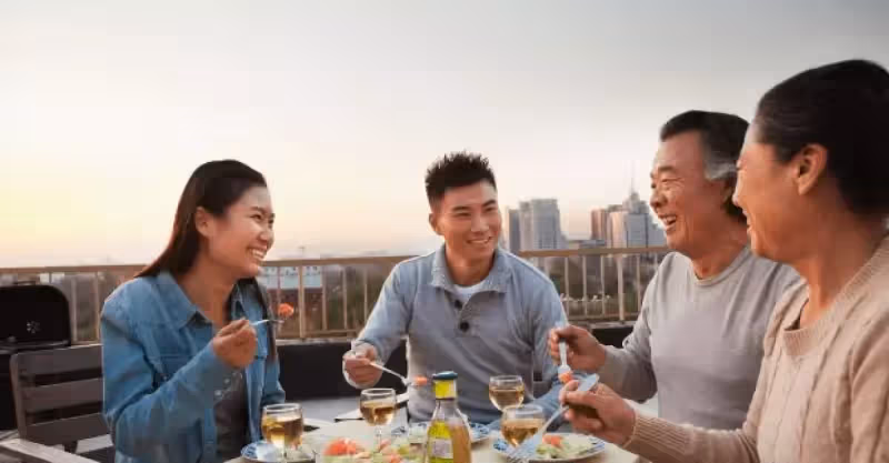 老公出差，我帶著女兒去鄉下婆婆家，卻發現老公欺騙了我四年