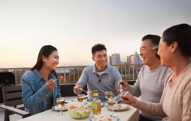 老公出差,我帶著女兒去鄉下婆婆家,卻發現老公欺騙了我四年