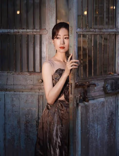 金雞獎女星造型曝光,張小斐優雅貴氣,張子楓露鎖骨,倪妮成贏家
