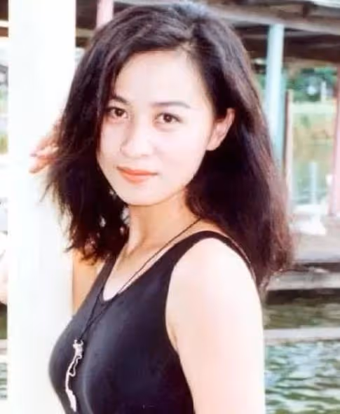 1990年劉嘉玲被3名男子綁架，12年後綁匪泄露了她的裸照