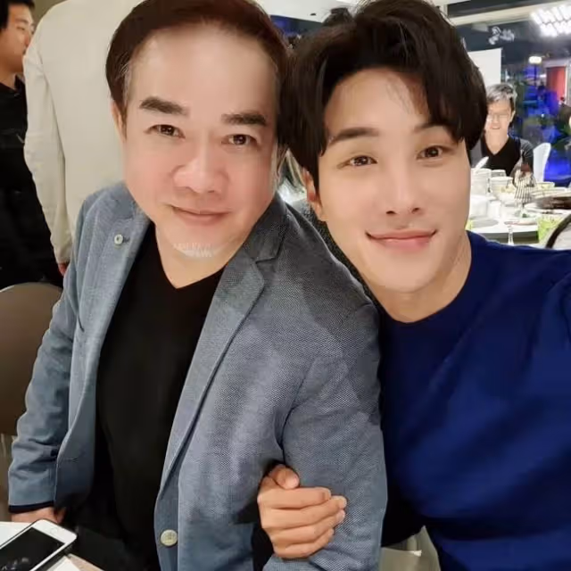 54歲戲骨緊急入院!突發心臟病心率140,曬病床照手臂插滿針管