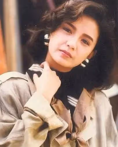 1990年劉嘉玲被3名男子綁架，12年後綁匪泄露了她的裸照