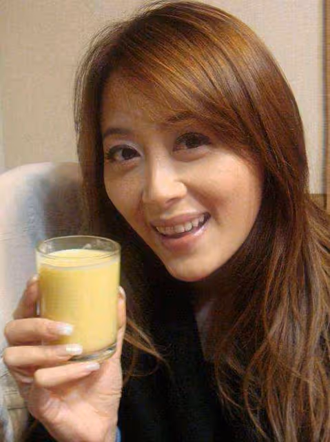TVB前女星梁靖琪為2歲兒子慶生，明年產二胎，一家三口顏值太高