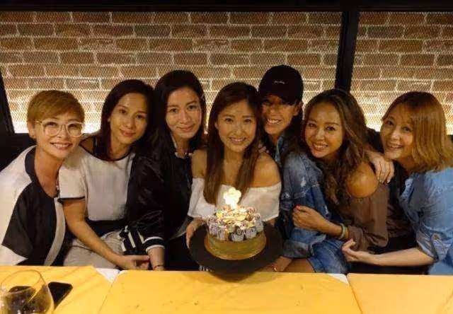 TVB前女星梁靖琪為2歲兒子慶生，明年產二胎，一家三口顏值太高