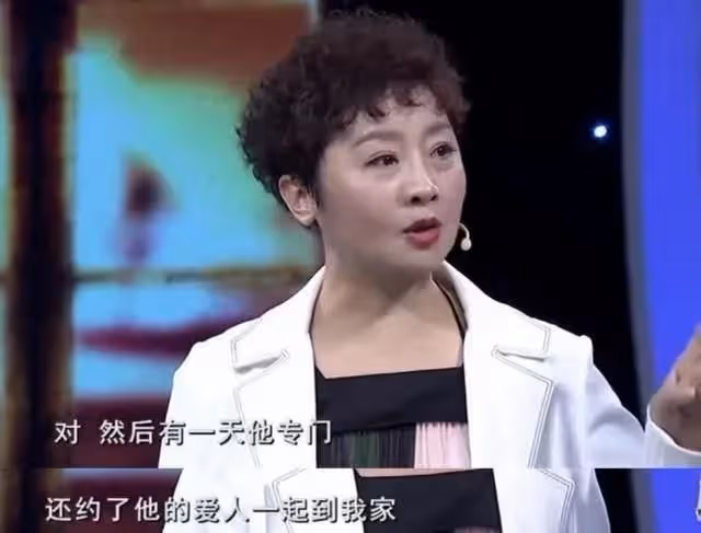 演員唐靜：與王新軍離婚後，獨自撫養兒子12年，逆襲成製片人