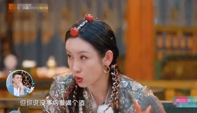 演員唐靜：與王新軍離婚後，獨自撫養兒子12年，逆襲成製片人