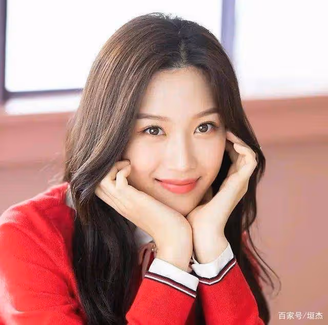 女神降臨的悲慘女主,現實中卻是白富美,與EXO甜蜜戲引粉絲不滿