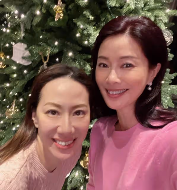 香港名模再婚嫁TVB主席,婚後罕見露面,手上鴿子蛋大婚戒搶鏡
