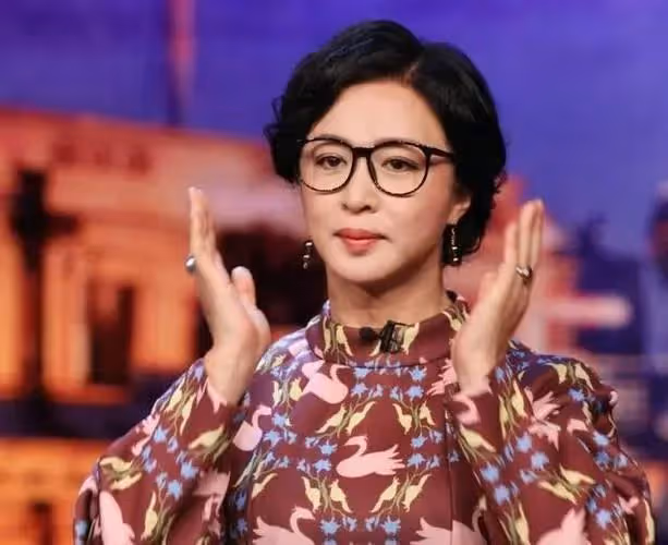 扒叔大爆料:張小斐獲金雞影后內幕?汪小菲張穎穎的瓜?老好人和奶狗網紅的料?