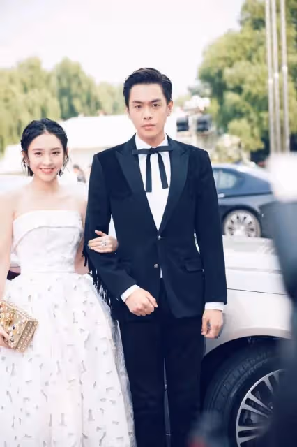 娛樂圈公認的5對模範夫妻，甜到發齁，這才是愛情，網友：羨慕了