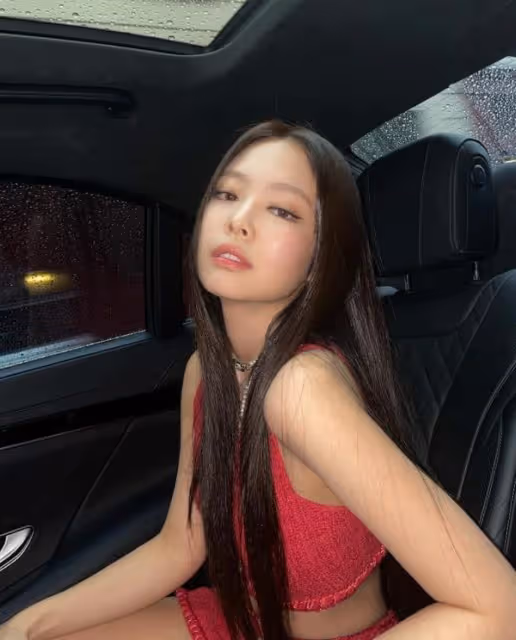 不是男友GD,最常登JennieIG的男人竟是他!感情好到連KAI都吃醋