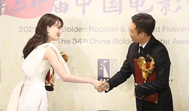破防了!張小斐淚灑頒獎現場:曾經以為我的夢想不能實現了