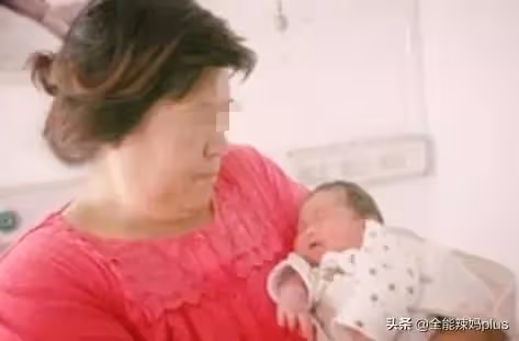 「我憑啥養你兒子，我兒子誰養？」女兒的哭訴，揭露高齡產子之殤