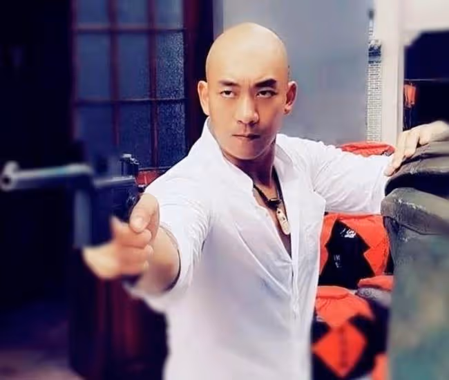 39歲TVB男星內地領證宣布結婚!入行22年收入低,兼職當藝人保鏢