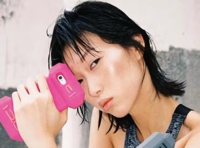 恭喜!34歲名模與洋老公辦婚禮,儀式在家進行,2歲兒子擔任花童