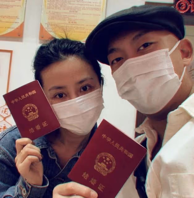 恭喜!TVB著名男星在內地註冊結婚,妻子長相甜美身材豐滿像網紅