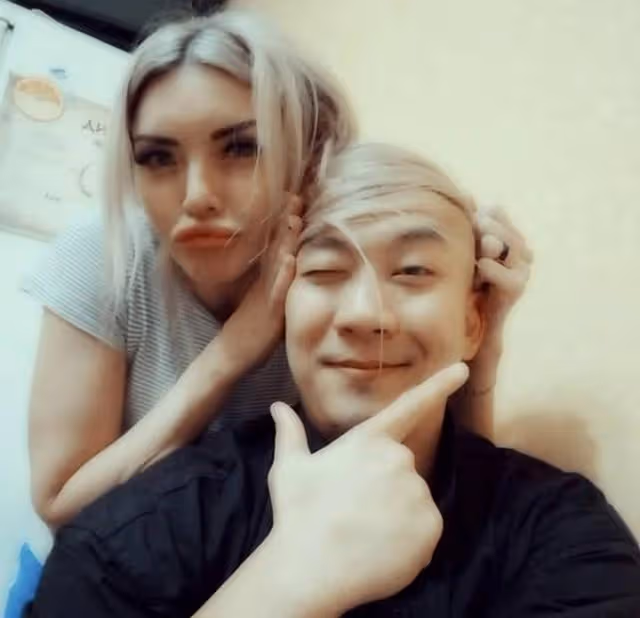 恭喜!TVB著名男星在內地註冊結婚,妻子長相甜美身材豐滿像網紅