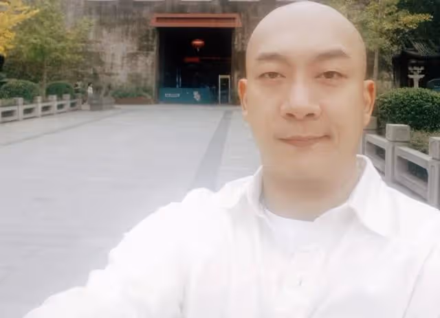 恭喜!TVB著名男星在內地註冊結婚,妻子長相甜美身材豐滿像網紅