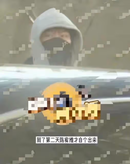 22歲小花疑又曝新戀情,與兩男星在家過平安夜被拍,雙方火速回應