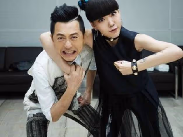 "消失"的吳莫愁：從代言費1.3億到縣城商演，她是資本的犧牲品嗎