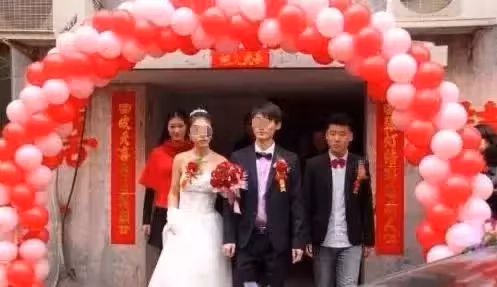閨蜜結婚我給六千,我結婚她卻不來,第二天接到她電話,我淚目