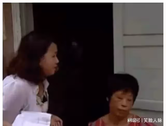 妻子剛懷孕一個月,丈夫卻要離婚,婆婆怒罵:一個月肚子那麼大?