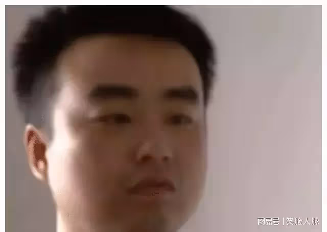 妻子剛懷孕一個月,丈夫卻要離婚,婆婆怒罵:一個月肚子那麼大?