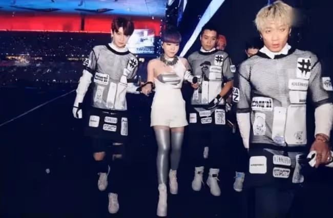 "消失"的吳莫愁：從代言費1.3億到縣城商演，她是資本的犧牲品嗎