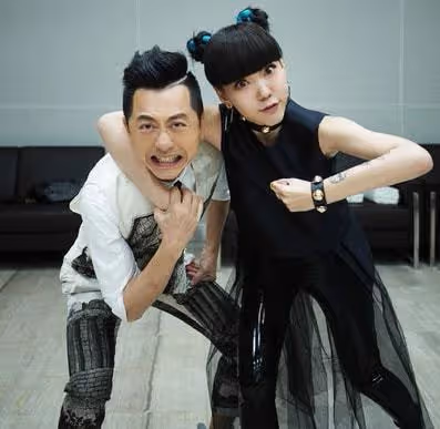 "消失"的吳莫愁：從代言費1.3億到縣城商演，她是資本的犧牲品嗎