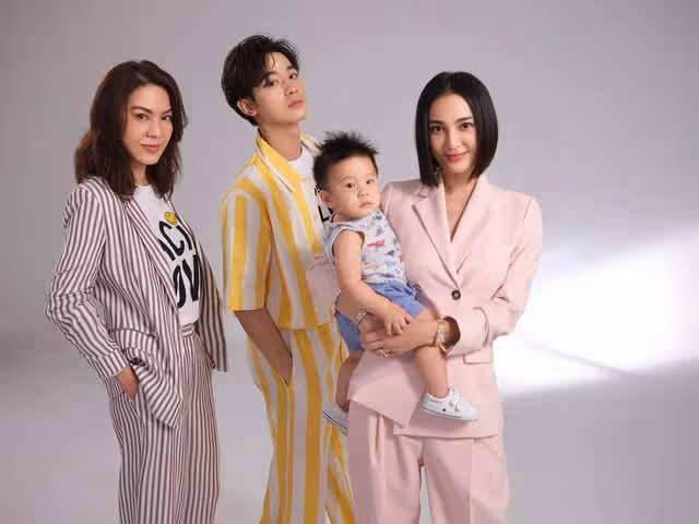 37歲女星跨年前報喜!高齡懷上二胎已4月,曬兒子摸孕肚照顯溫馨