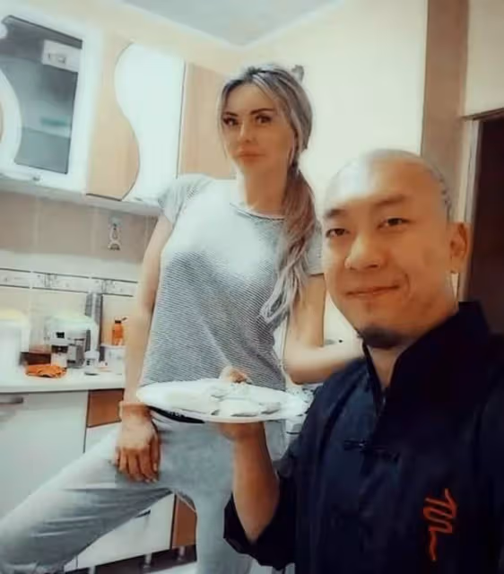 前TVB男星官宣結婚!與老婆內地領證,曾為救腦瘤前任當藝人保鏢